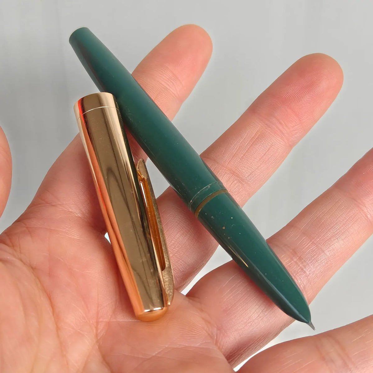 1990s stock of YongSheng 713 Fountain Pen, Short And Compact Size Suitable For Elementary School Students' Calligraphy Practice Zpaxo army green