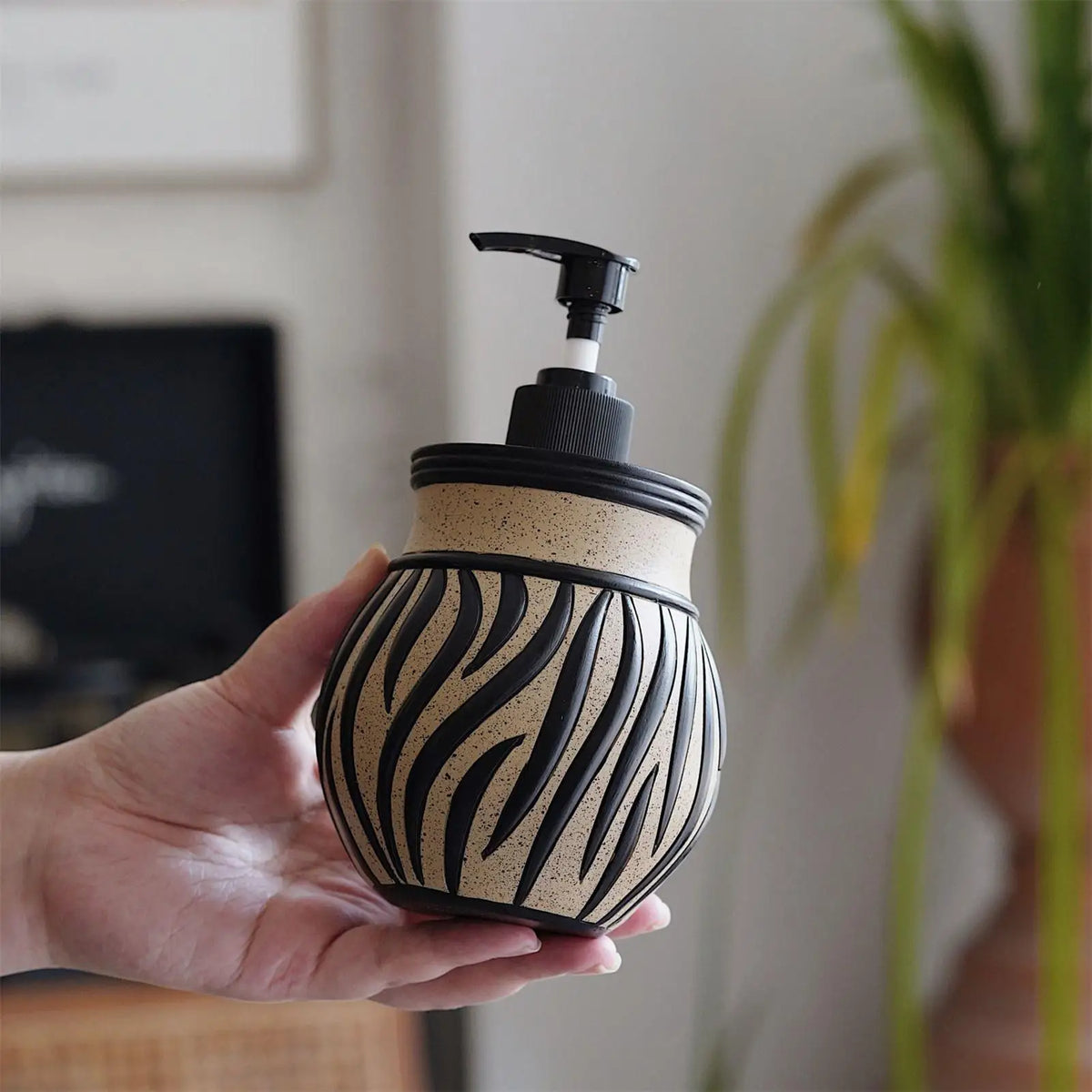 Soap Dispenser Kitchen Sink Liquid Zebra Design Refillable Retro Zpaxo