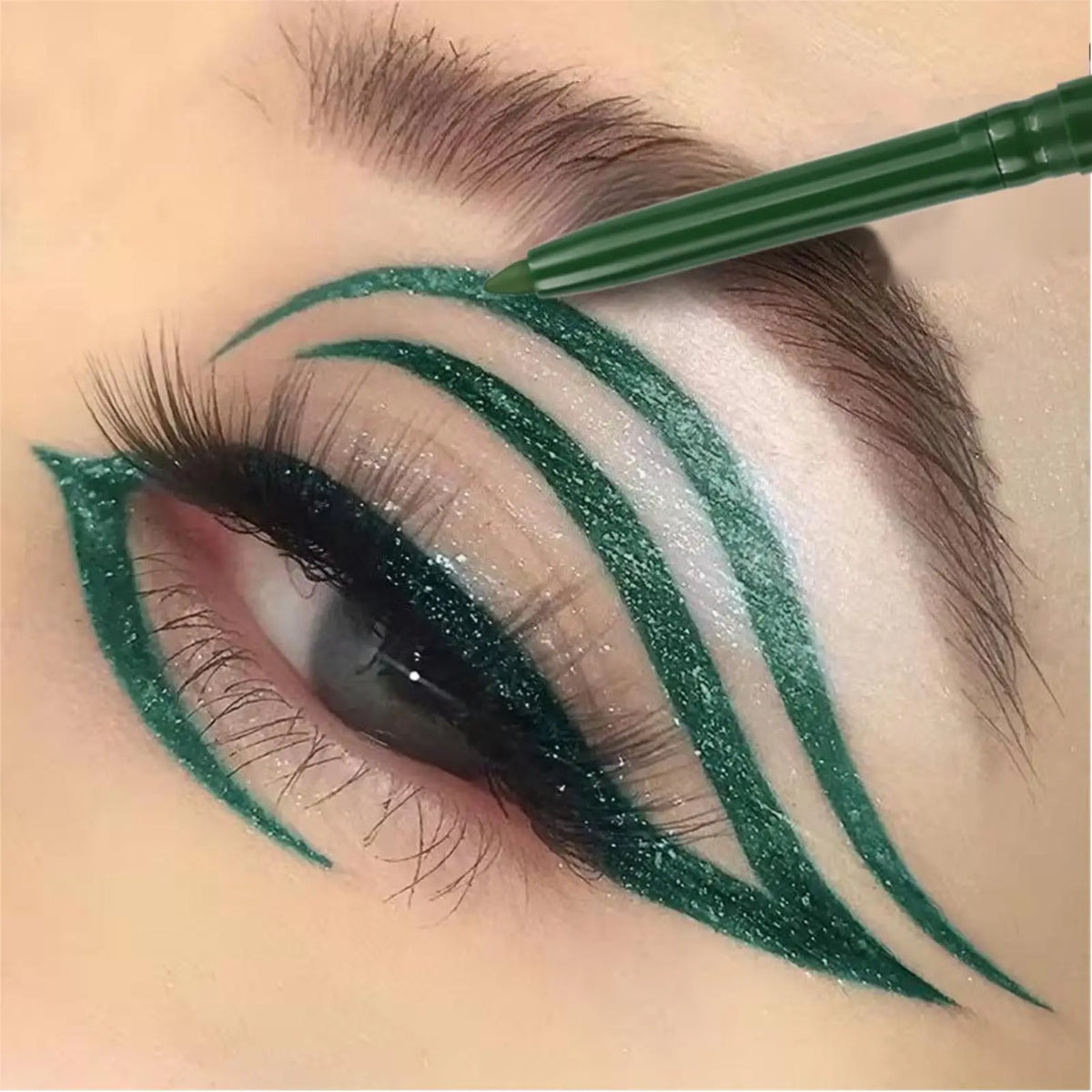 1PC Smooth Eyeliner, Easy to Use, Green, Waterproof, Suitable for Beginners,Easily Create Festive Holiday Eye Makeup Zpaxo